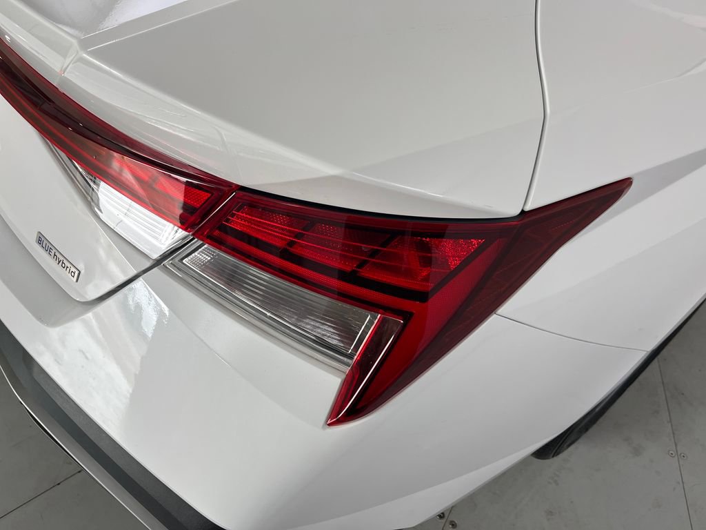 Used 2025 Hyundai Elantra Blue FWD image 45