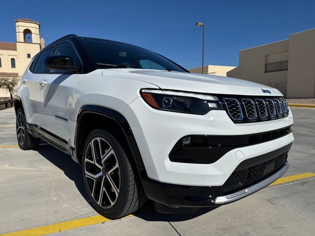 Used 2025 Jeep Compass Limited w/ Elite Group image 7