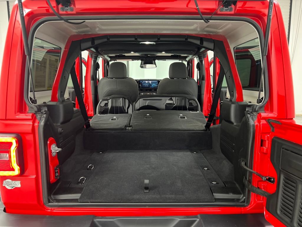 Used 2025 Jeep Wrangler Sahara 4xe image 28