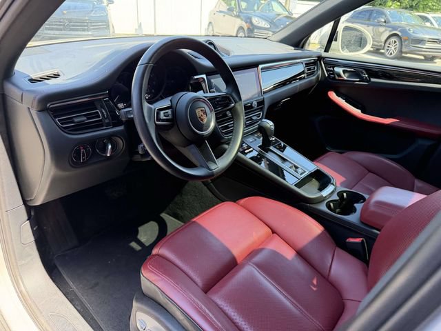 Certified 2024 Porsche Macan AWD/4WD image 14