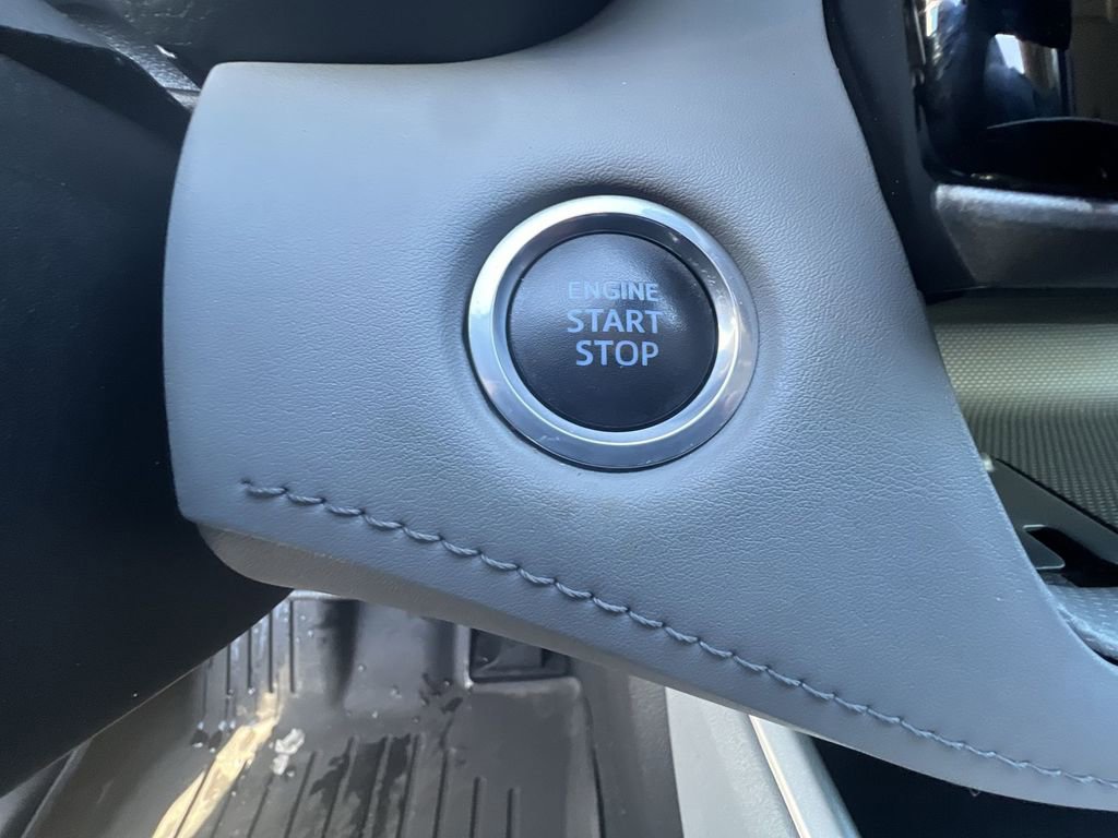 Used 2021 Toyota Highlander XLE image 17