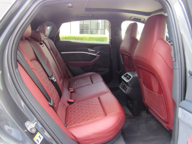 Used 2023 Audi e-tron S Premium Plus w/ Black Optic Package AWD/4WD image 26