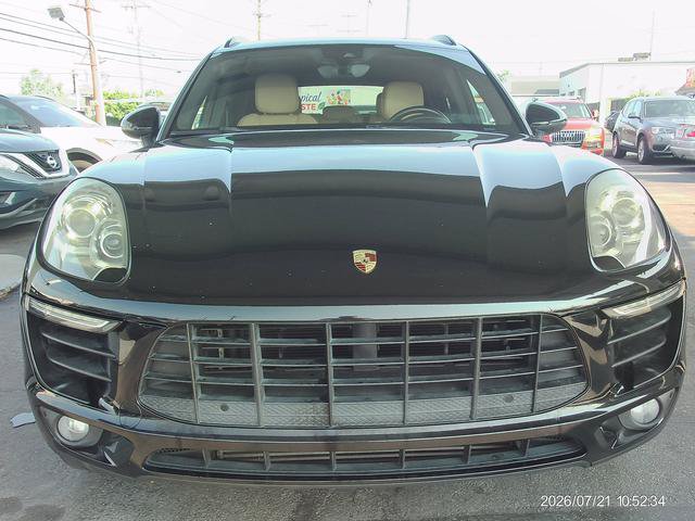 Used 2018 Porsche Macan AWD/4WD image 2