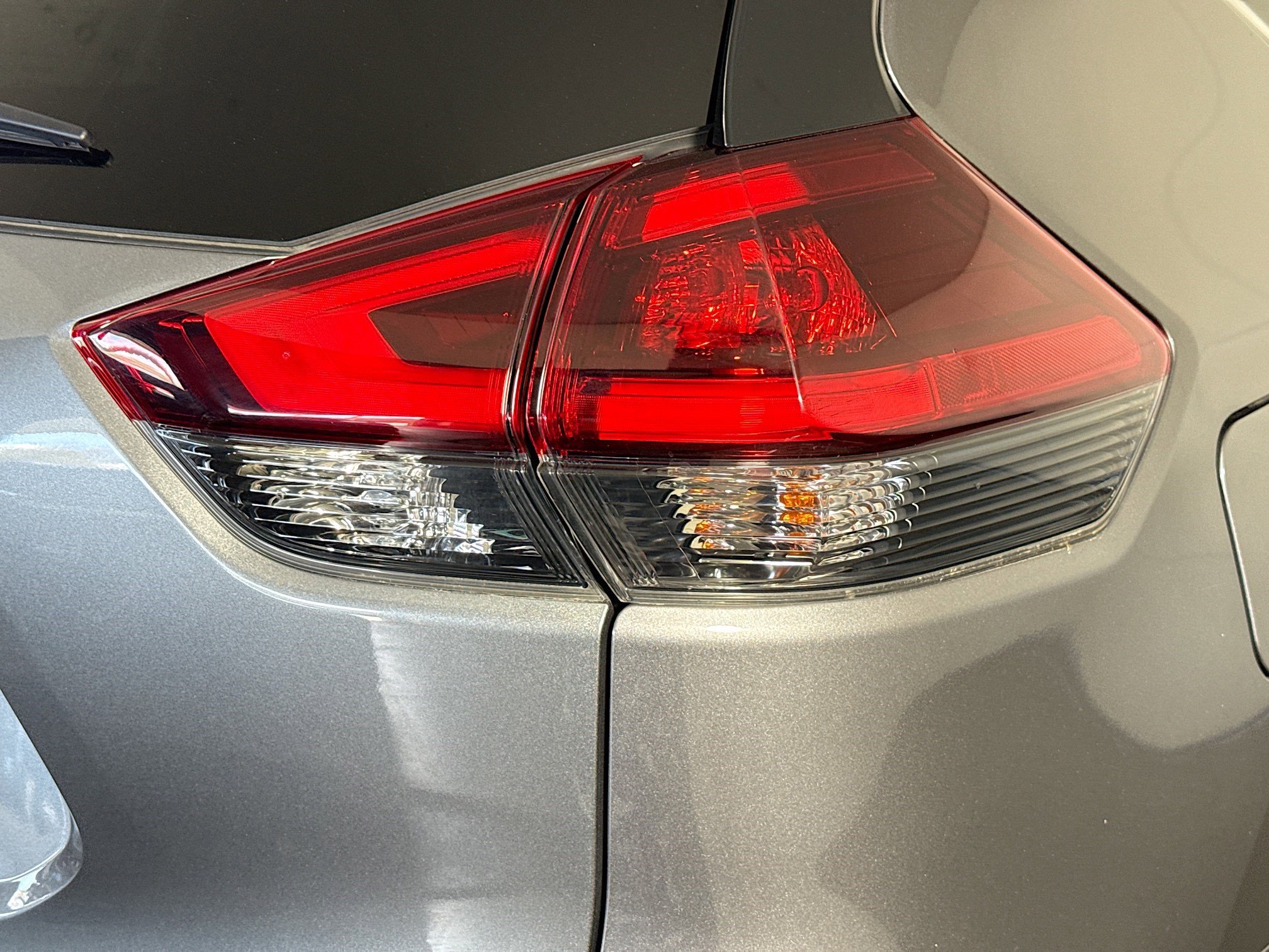 Used 2019 Nissan Rogue SV image 34