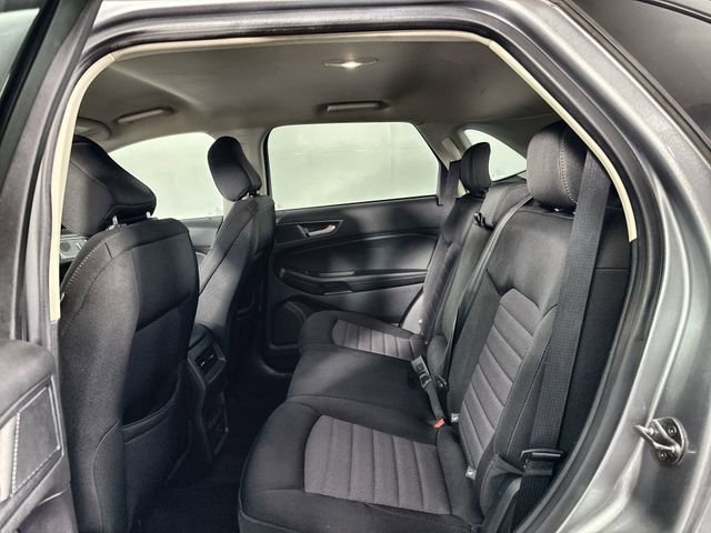 Used 2020 Ford Edge SE image 13