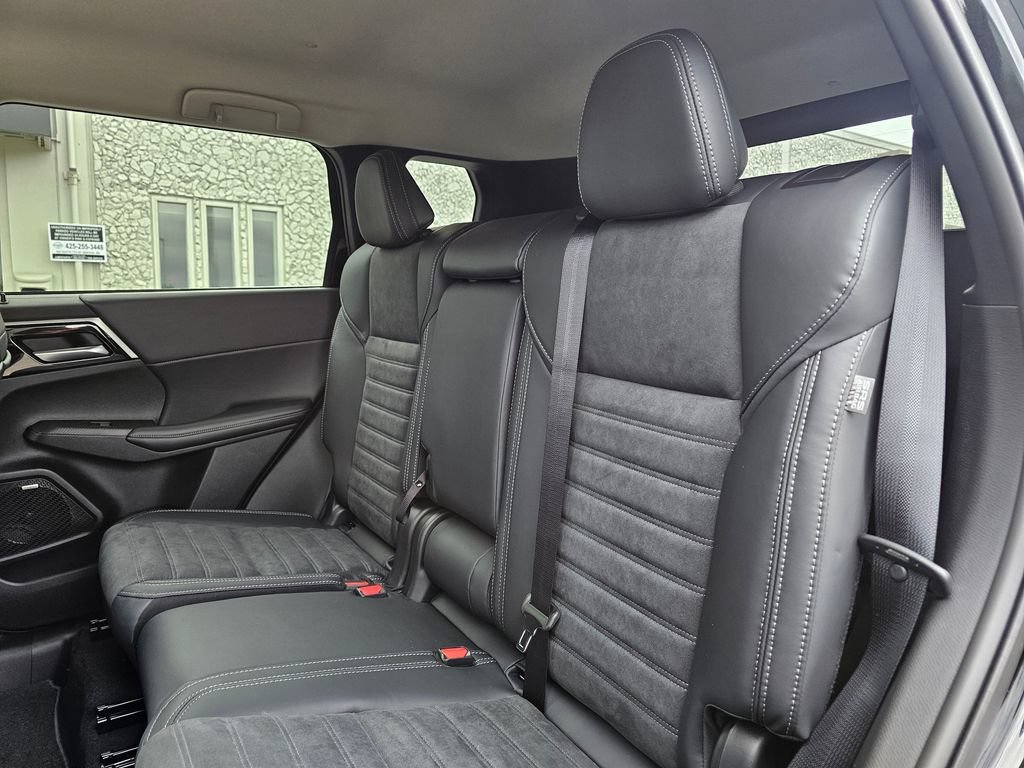 New 2026 Mitsubishi Outlander SE AWD/4WD image 14