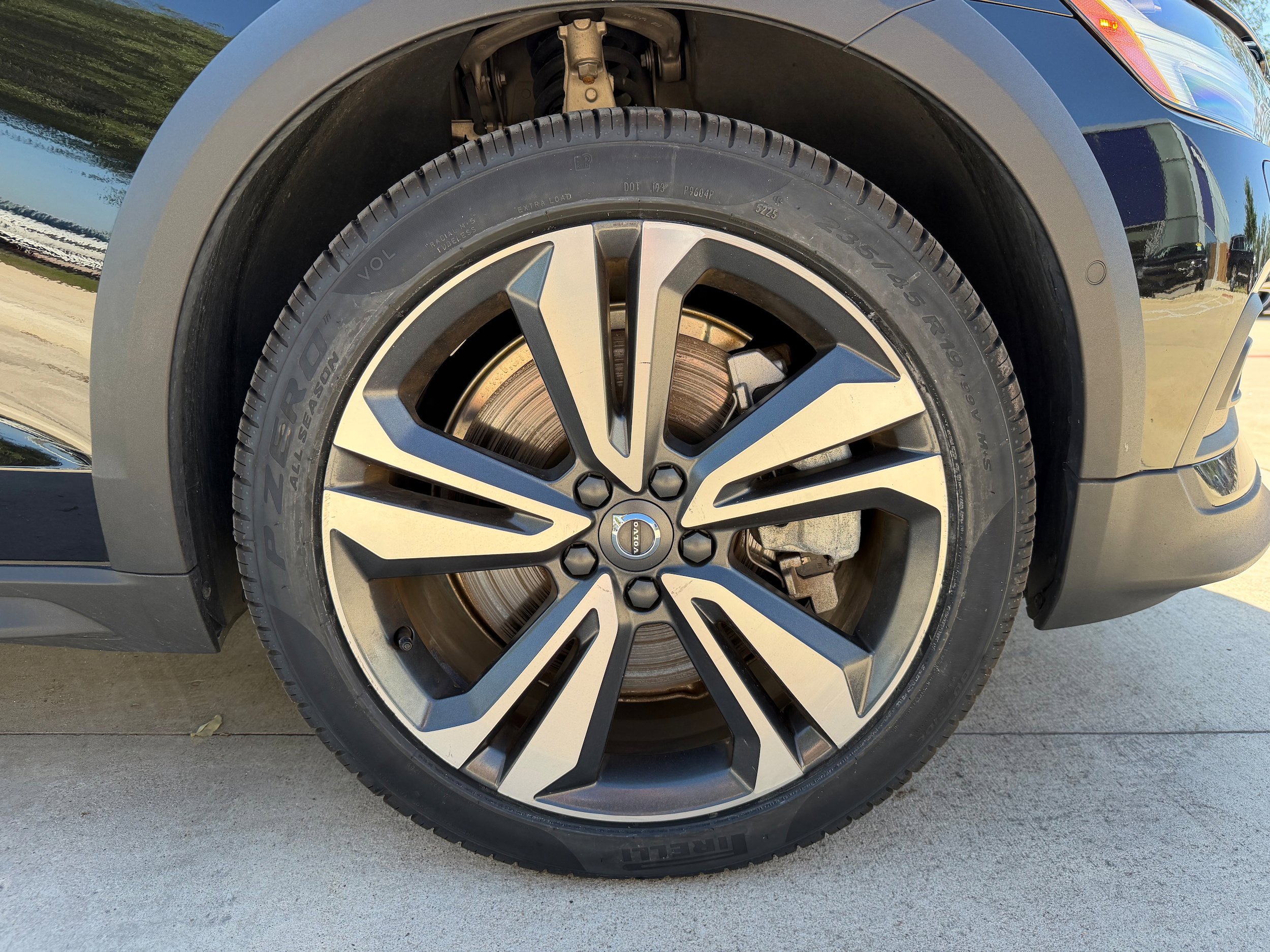 Certified 2025 Volvo V60 B5 Cross Country Plus AWD/4WD image 9