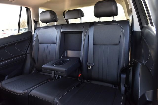 Used 2023 Volkswagen Tiguan SE w/ Panoramic Sunroof Package image 21