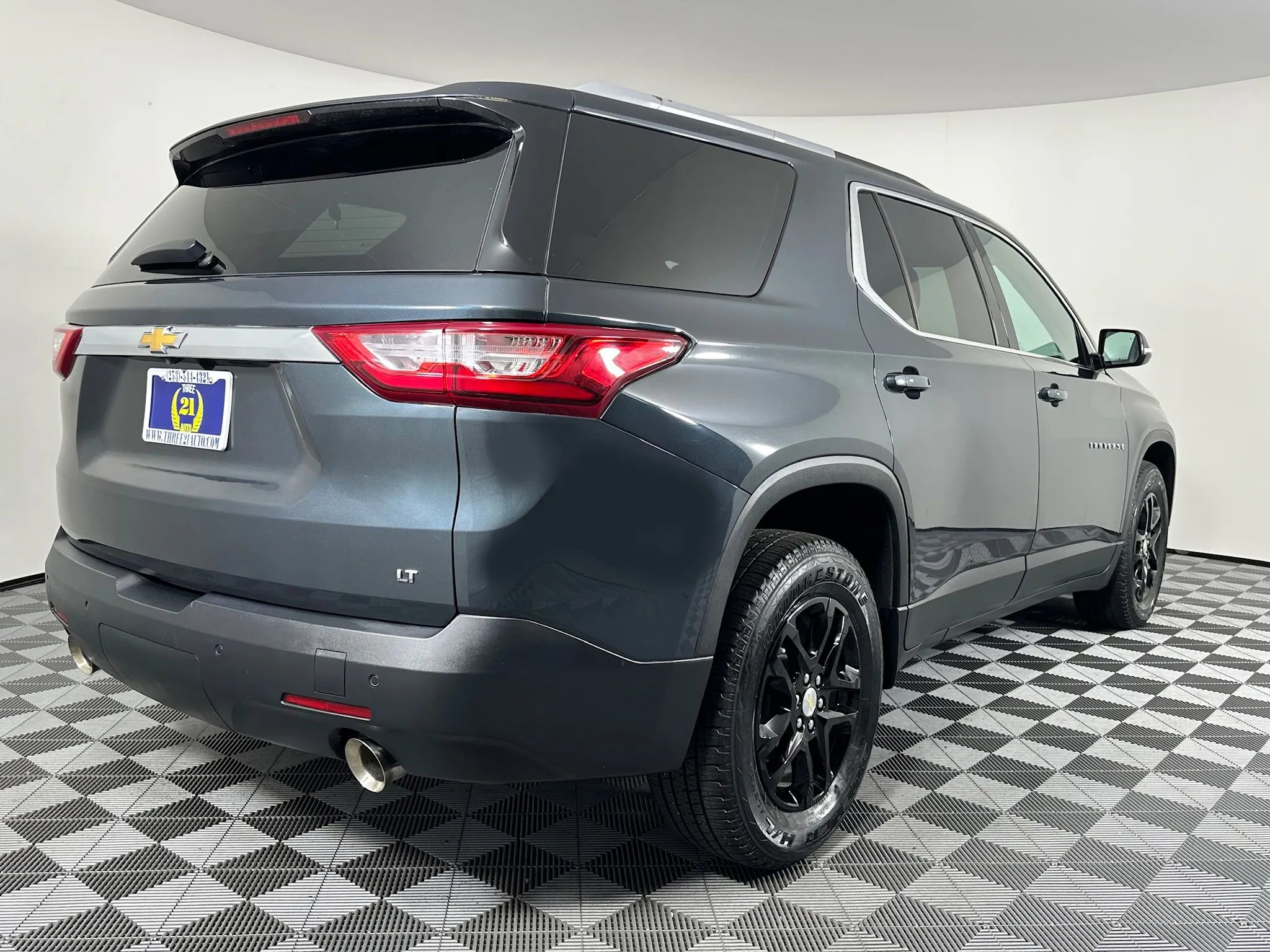 Used 2018 Chevrolet Traverse LT image 9