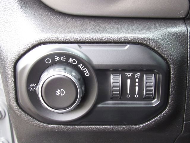 Used 2019 Jeep Wrangler Unlimited Sahara w/ Safety Group AWD/4WD image 31