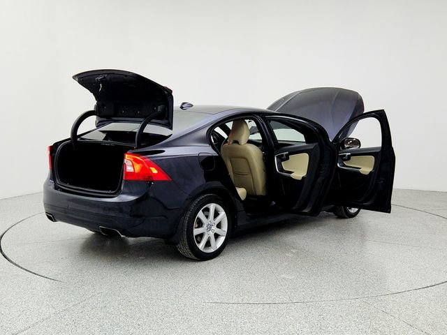 Used 2016 Volvo S60 T5 Premier w/ Convenience Package image 11