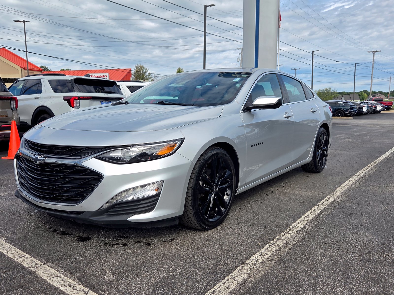 Used 2021 Chevrolet Malibu LT w/ Leather Package FWD image 7