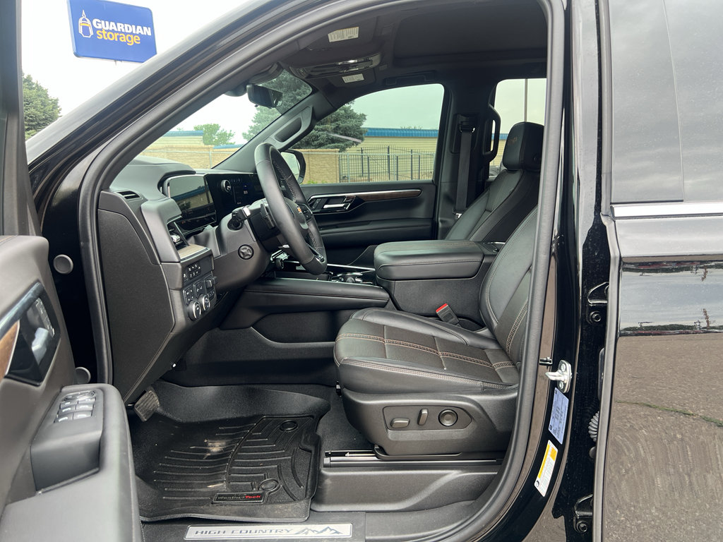 Used 2025 Chevrolet Tahoe High Country w/ Sun And Tow Package AWD/4WD image 19