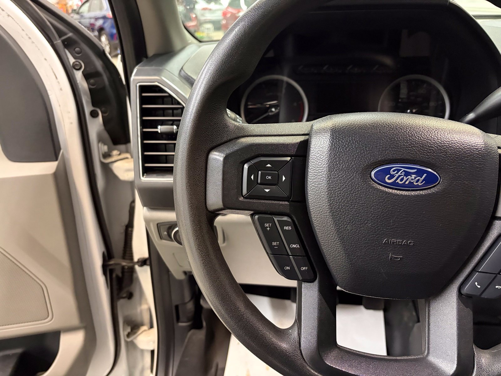 Used 2019 Ford F350 XLT AWD/4WD image 14