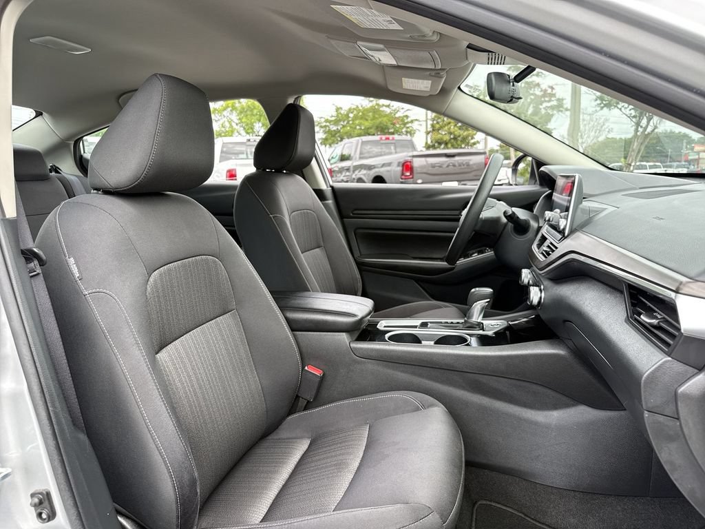 Used 2024 Nissan Altima 2.5 SV FWD image 27
