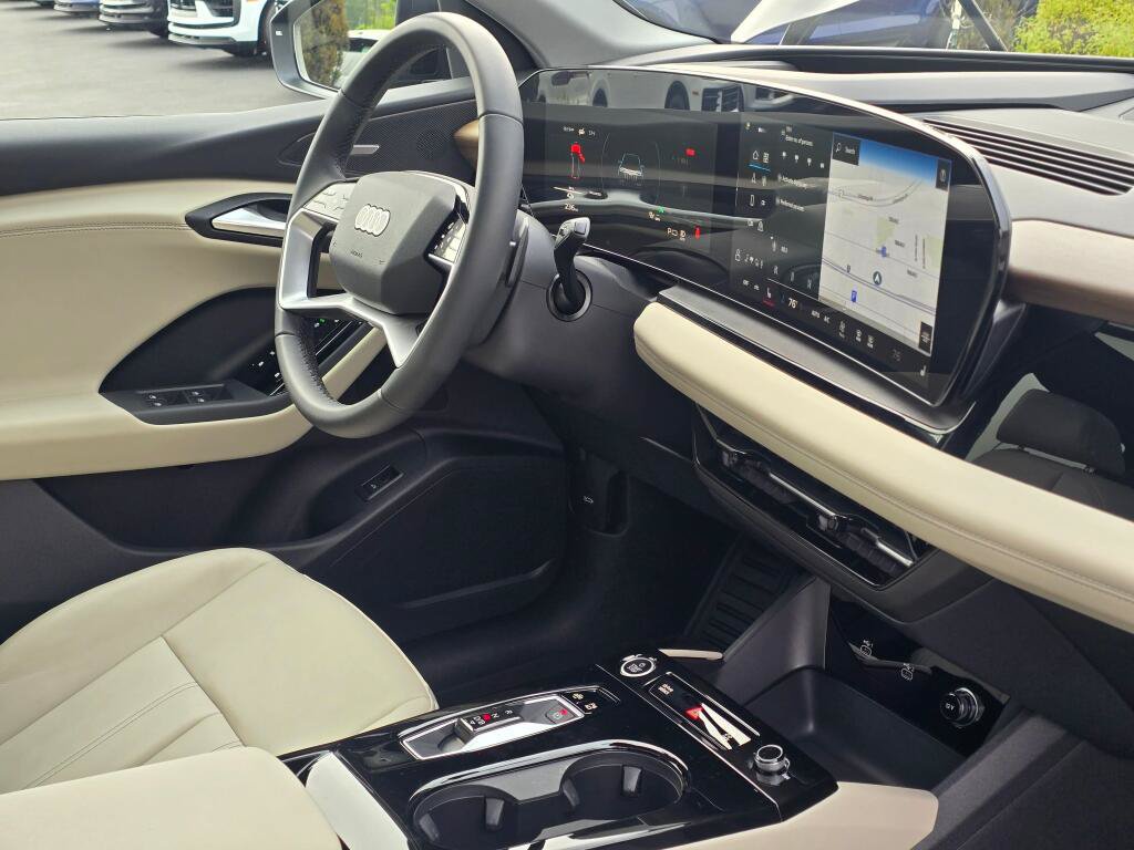 Used 2025 Audi Q6 e-tron Premium Plus w/ Premium Plus AWD/4WD image 28