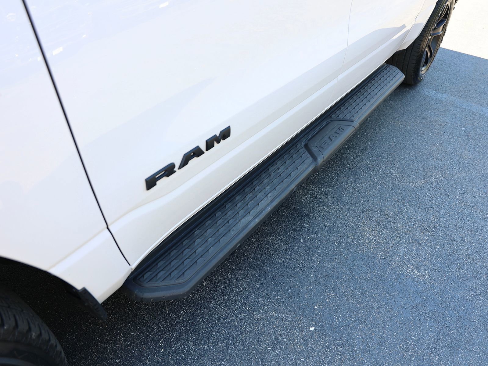 Used 2024 RAM 1500 Big Horn AWD/4WD image 9
