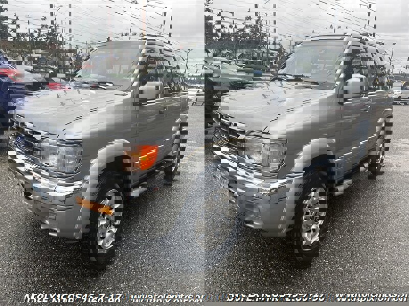 Used 1999 Nissan Pathfinder LE image 3