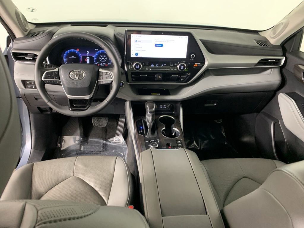 Used 2023 Toyota Highlander Platinum AWD/4WD image 40