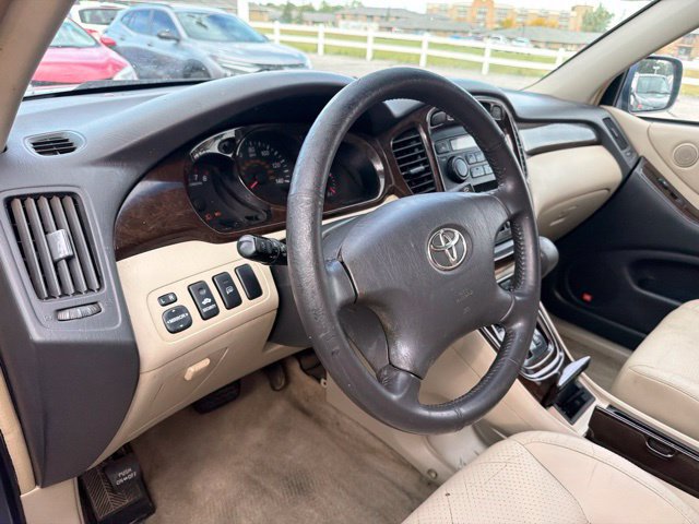 Used 2003 Toyota Highlander Limited w/ Leather Trim Pkg AWD/4WD image 15