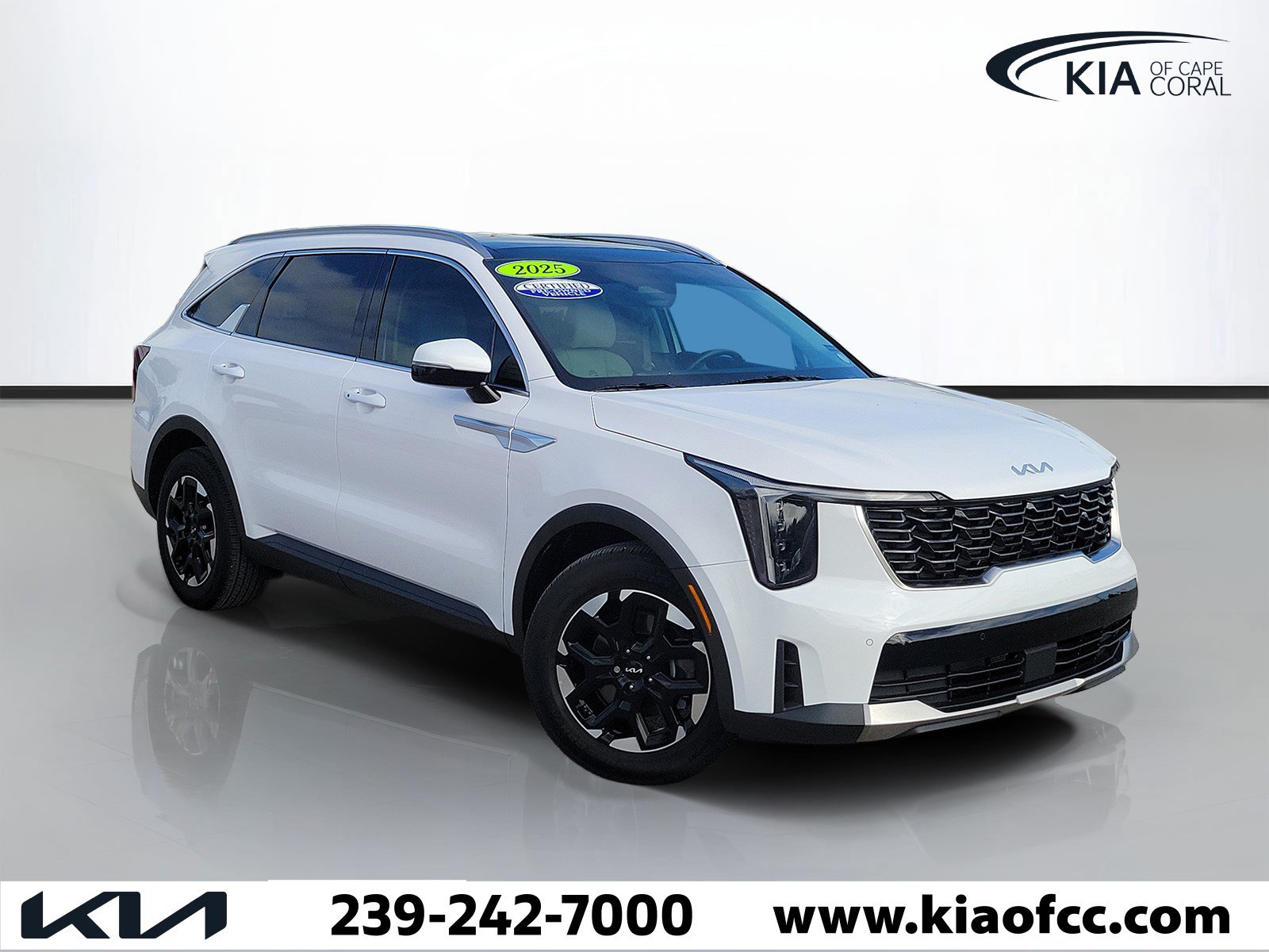 Certified 2025 Kia Sorento S w/ Panoramic Sunroof Package