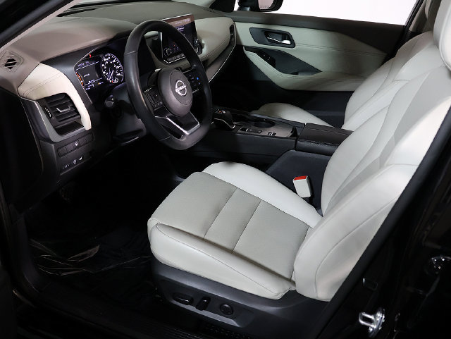 Used 2023 Nissan Rogue SV w/ SV Premium B Package FWD image 12