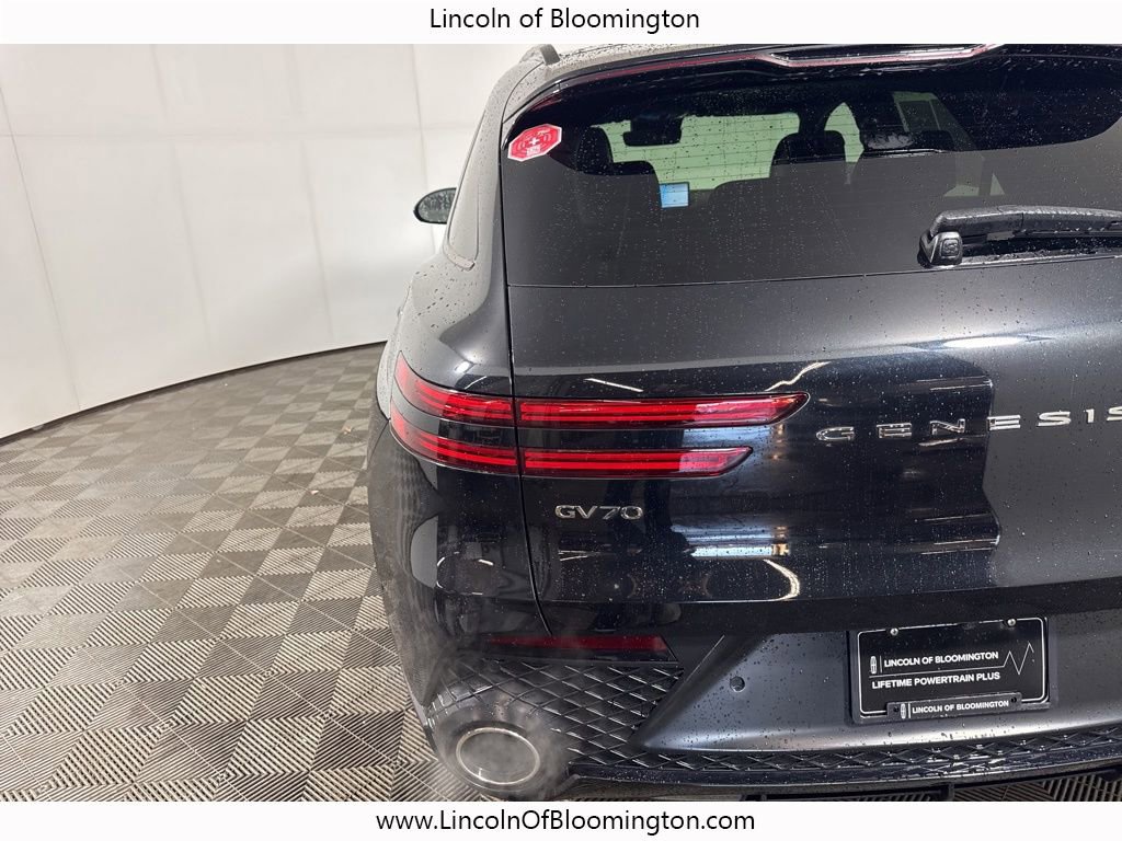 Used 2023 Genesis GV70 3.5T Sport w/ Sport Prestige Package image 17