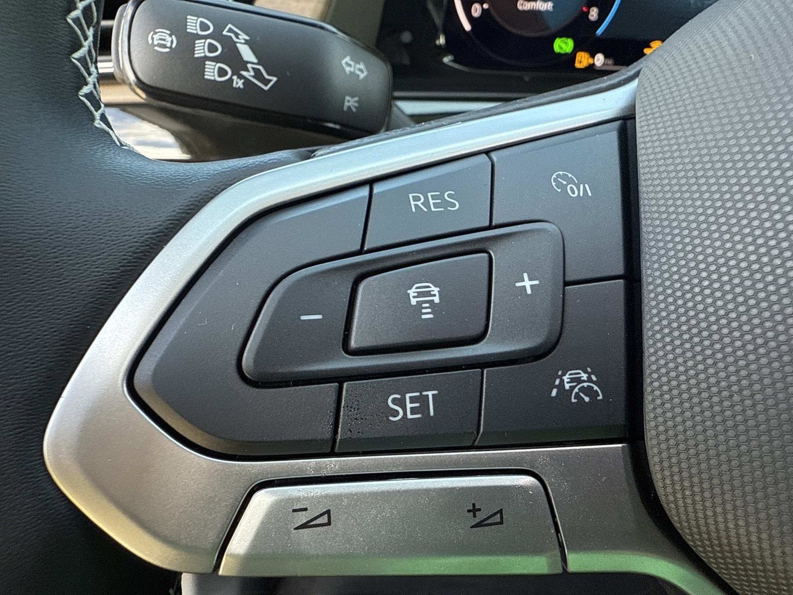 New 2026 Volkswagen Atlas SE image 24