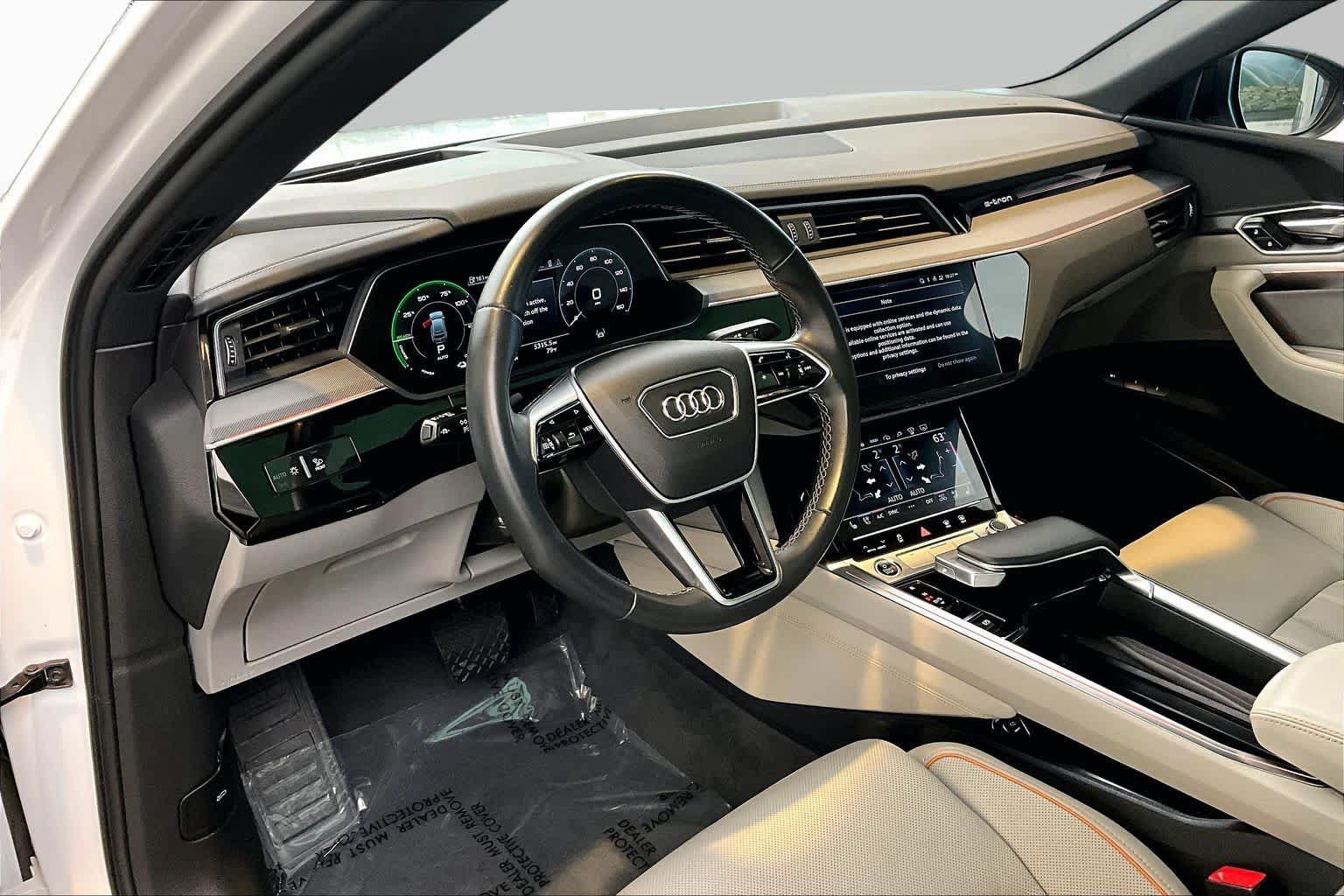 Used 2024 Audi Q8 e-tron Prestige AWD/4WD image 16
