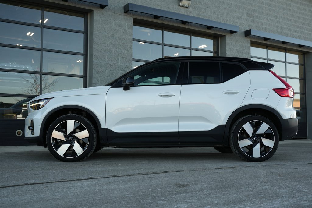 Used 2023 Volvo XC40 Recharge Ultimate image 19