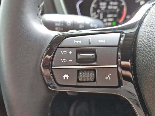Certified 2025 Honda Pilot Touring image 24