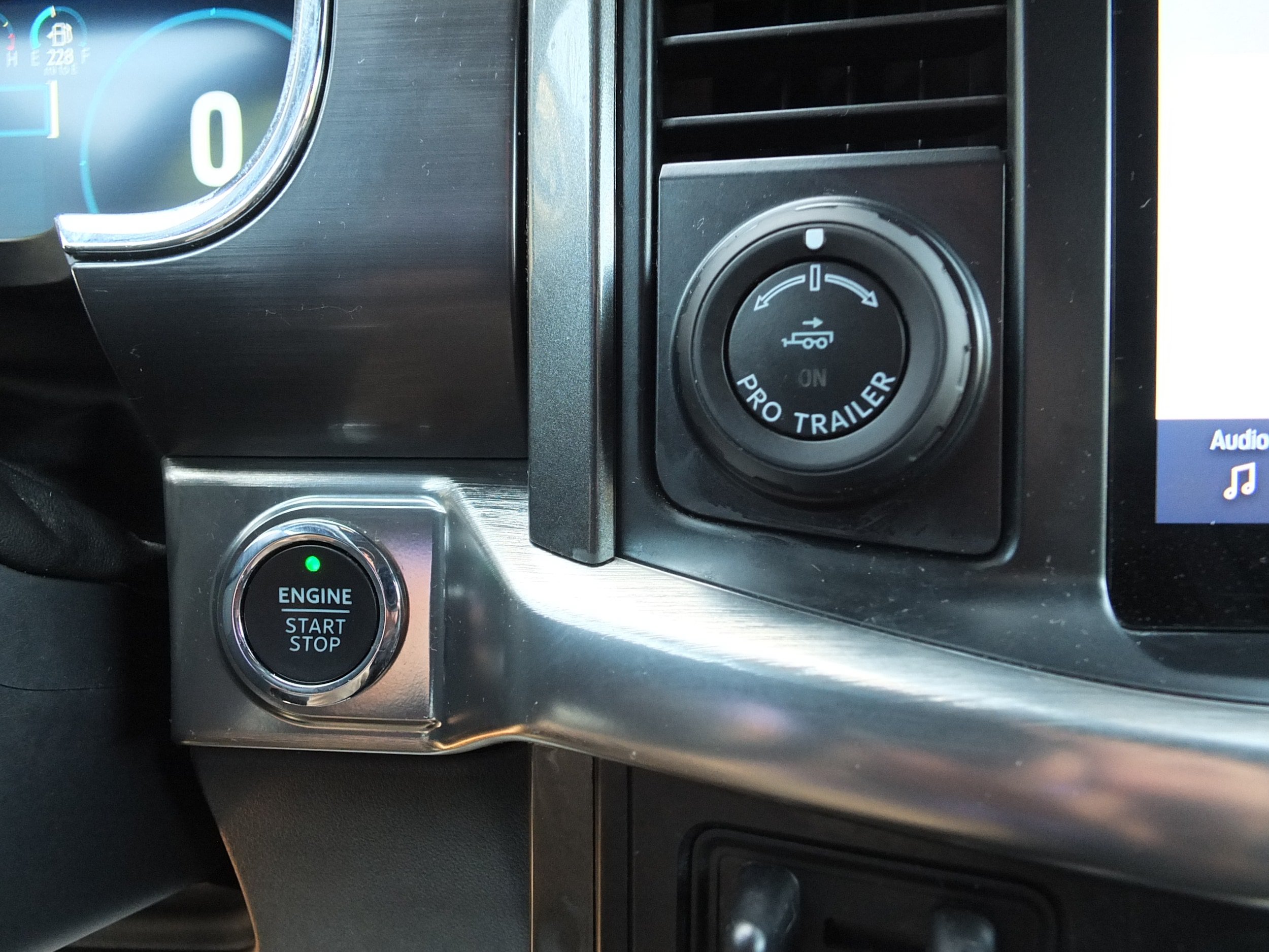 Used 2023 Ford F150 Lariat AWD/4WD image 27