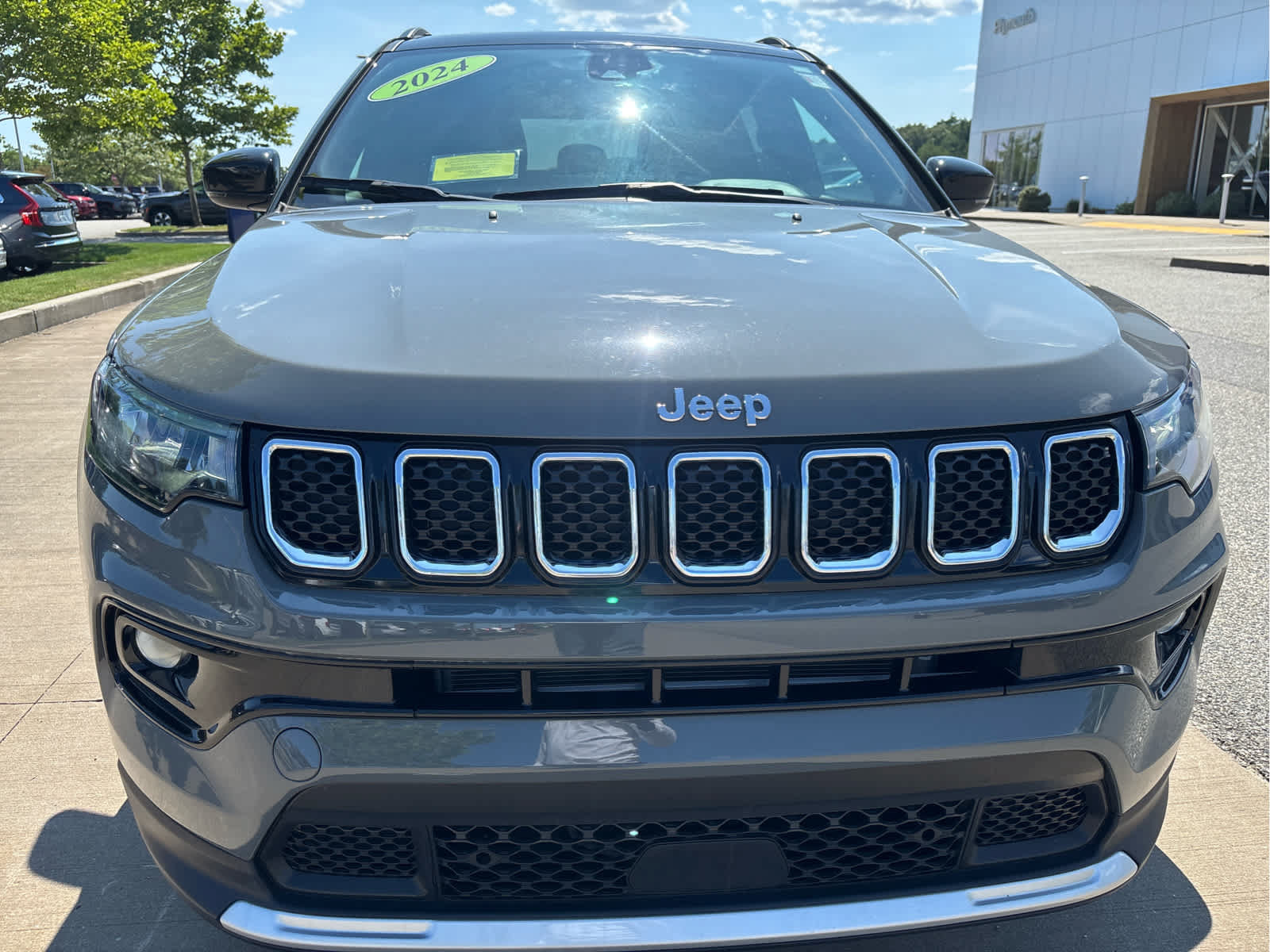 Used 2024 Jeep Compass Limited AWD/4WD image 3