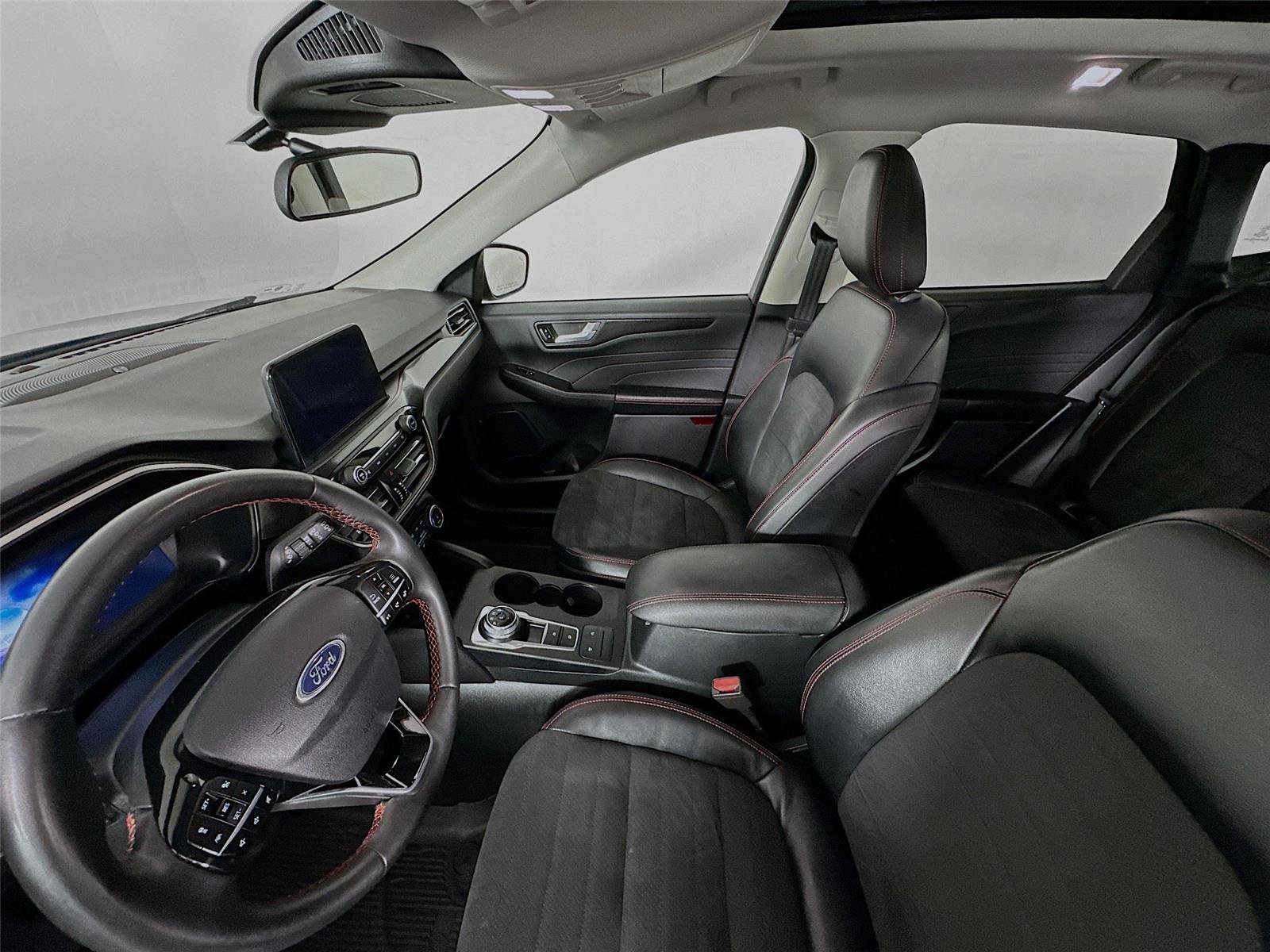 Used 2022 Ford Escape SEL w/ SEL Stealth AWD Package image 5