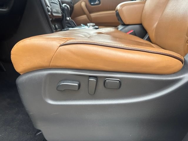 Used 2016 INFINITI QX80 4WD w/ Signature Edition Package image 21