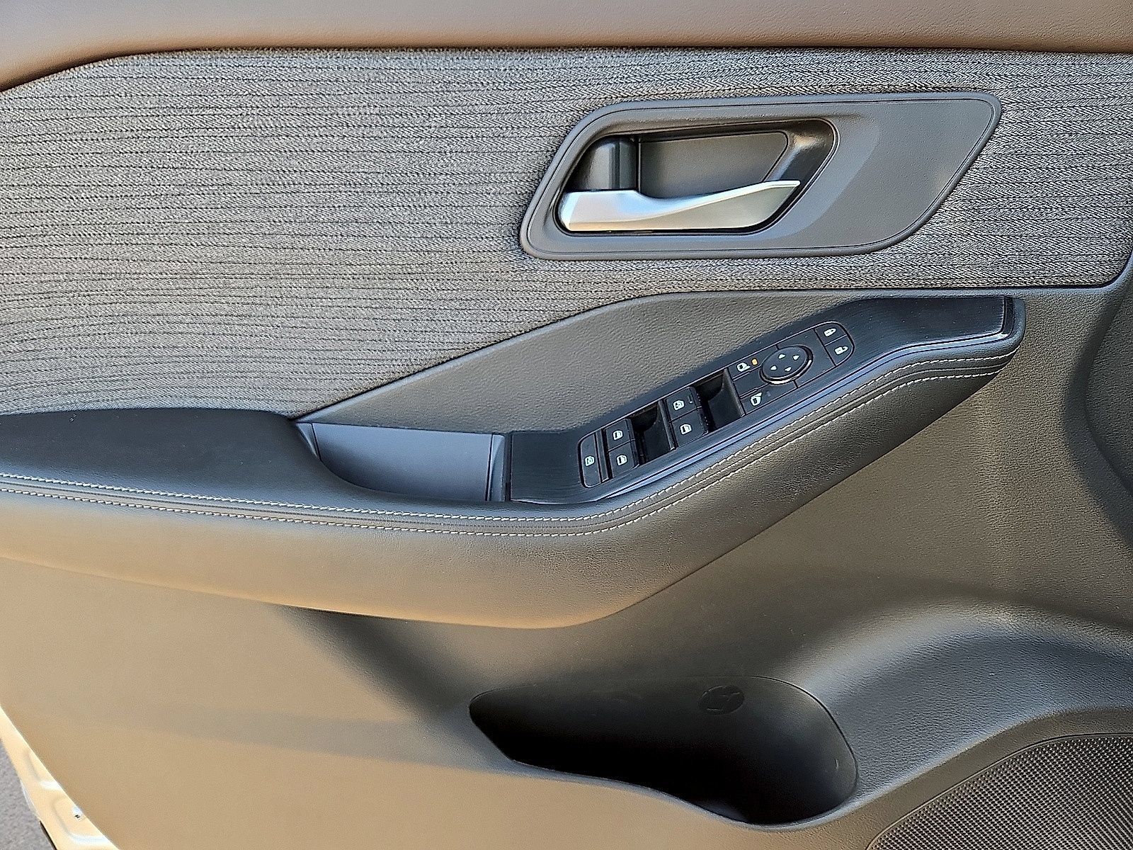 Used 2022 Nissan Rogue SV FWD image 20