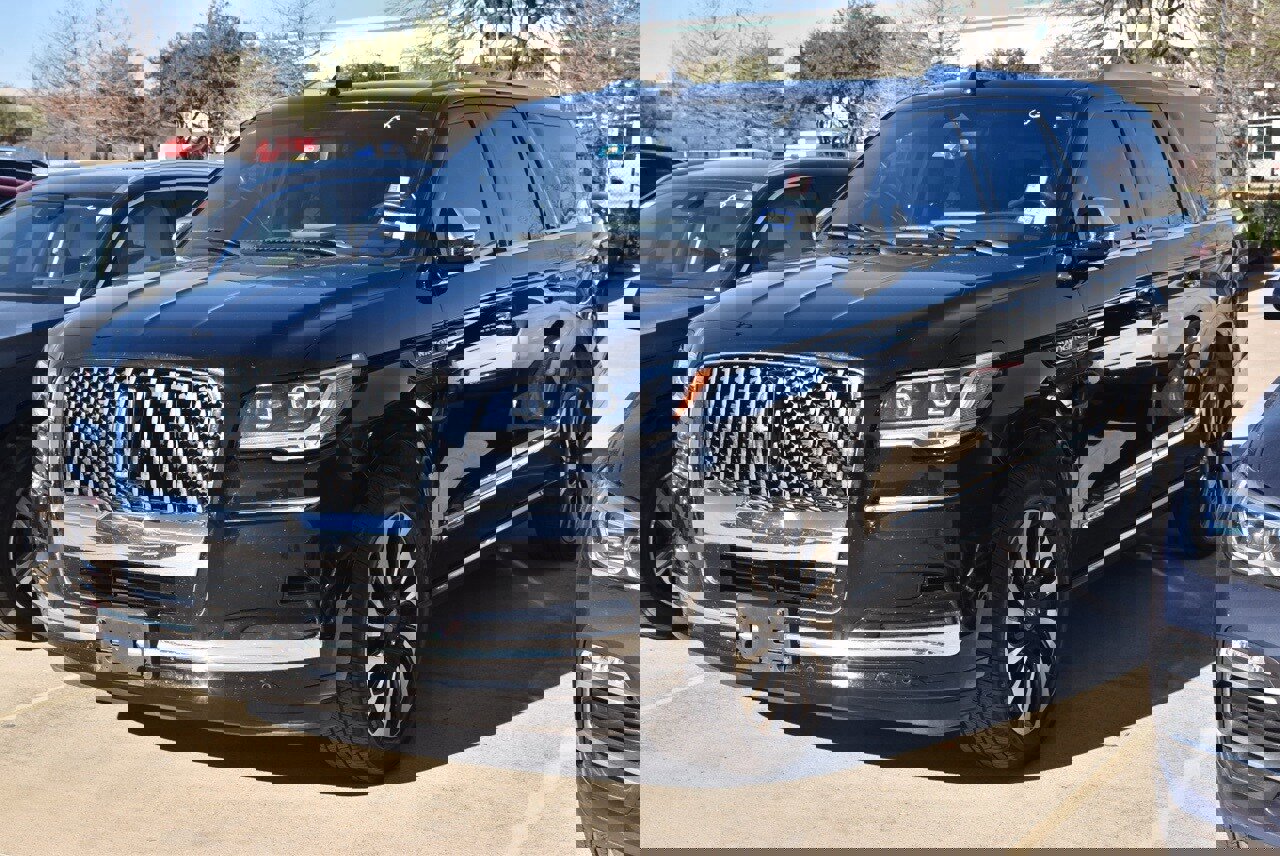Used 2023 Lincoln Navigator L Black Label image 1