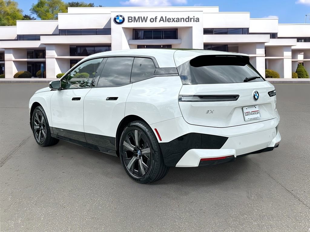 Certified 2024 BMW iX xDrive50 w/ Premium Package AWD/4WD image 5
