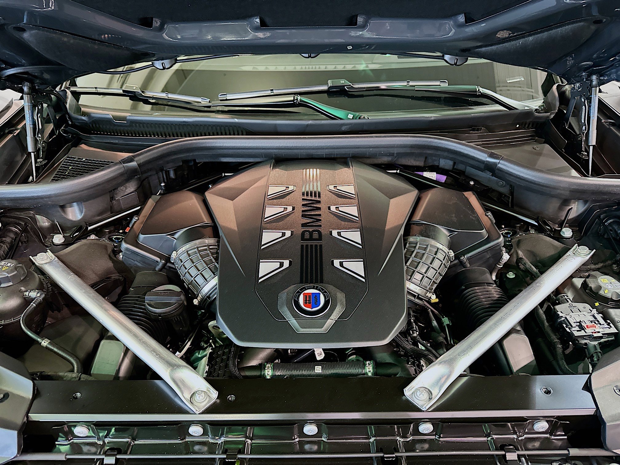 New 2026 BMW ALPINA XB7 image 22