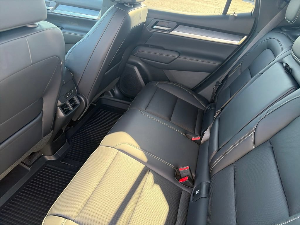 New 2027 GMC Terrain Elevation w/ Elevation Premium Package AWD/4WD image 11