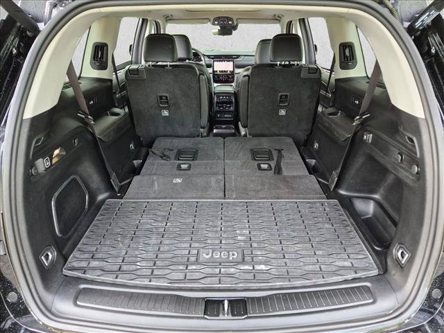 Used 2021 Jeep Grand Cherokee L Limited w/ Luxury Tech Group II AWD/4WD image 6