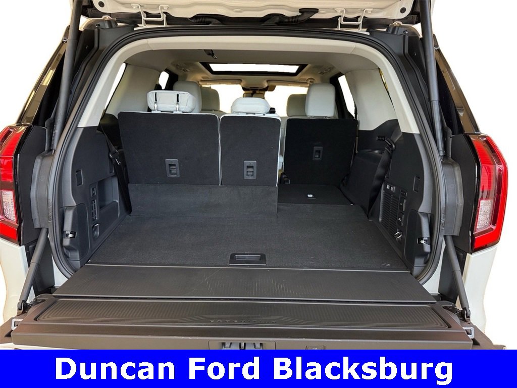 New 2025 Ford Expedition Platinum w/ Driver's Package image 29