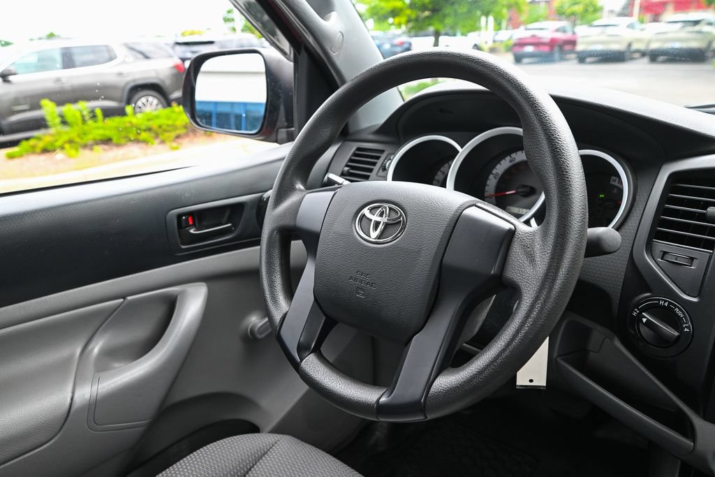 Used 2014 Toyota Tacoma 4x4 Regular Cab image 25