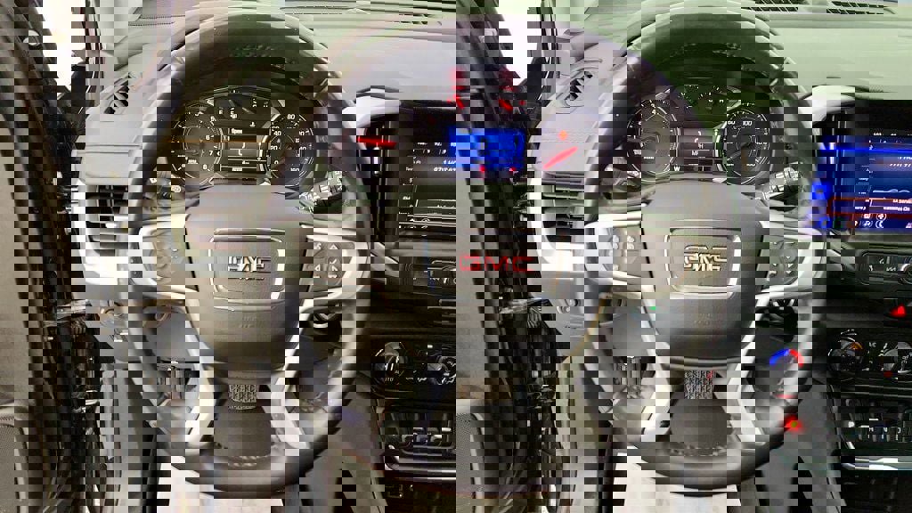 Used 2021 GMC Terrain SLE w/ Driver Convenience Package image 13