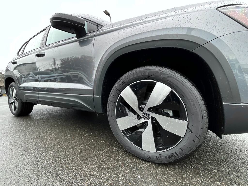 New 2026 Volkswagen Taos S image 10