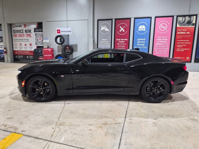 Used 2023 Chevrolet Camaro LT RWD image 8