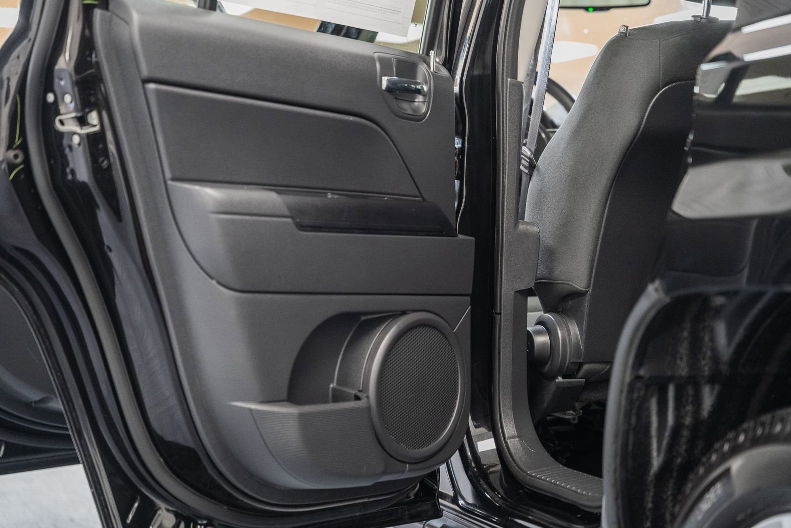 Used 2017 Jeep Patriot Latitude image 36