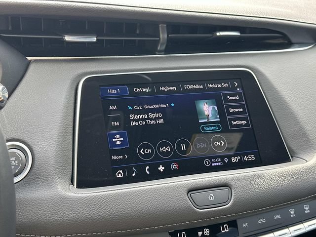 Used 2023 Cadillac XT4 Luxury w/ Cold Weather Package AWD/4WD image 29
