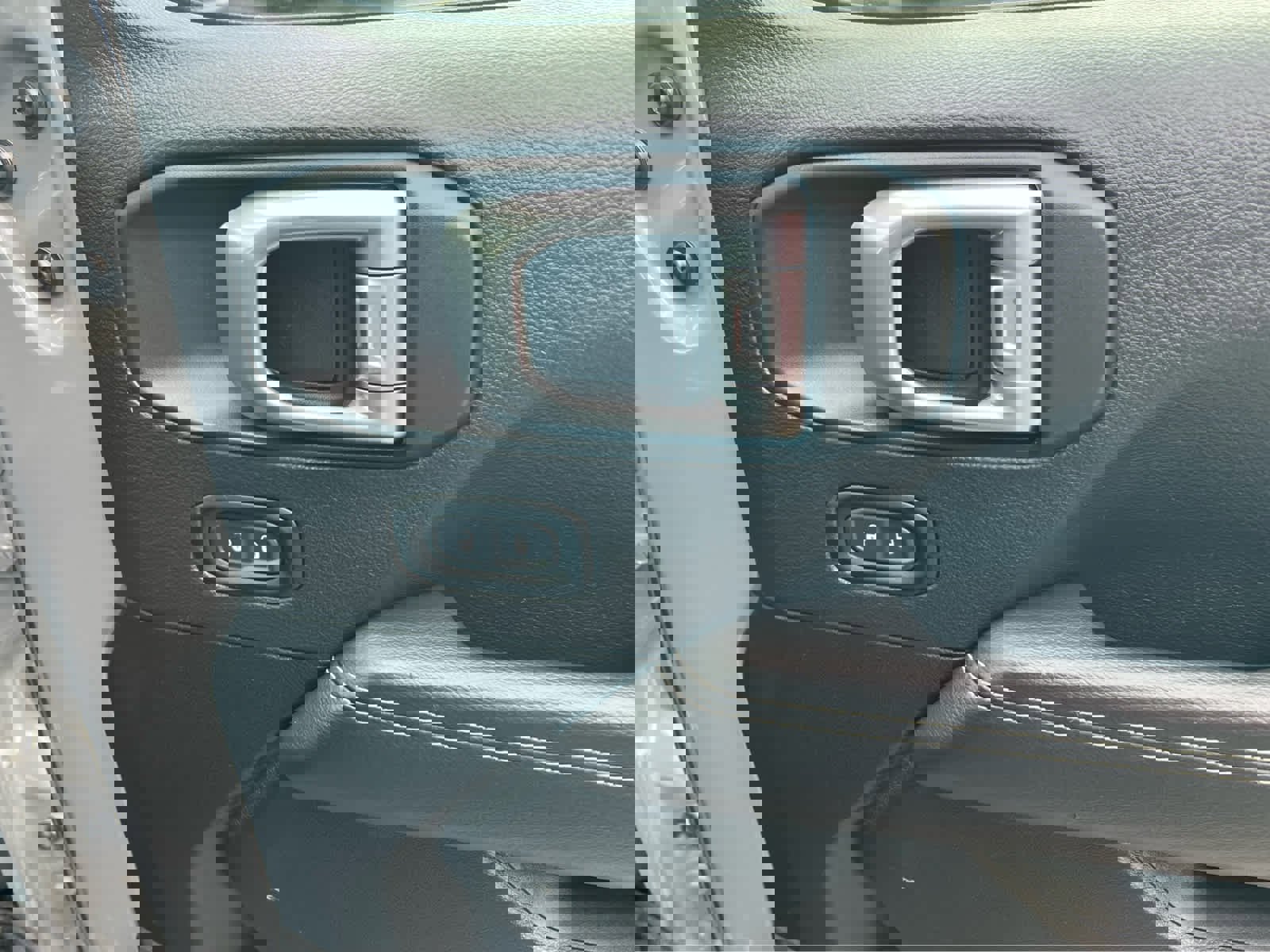 Used 2021 Jeep Gladiator Overland w/ Popular Equipment Package image 19