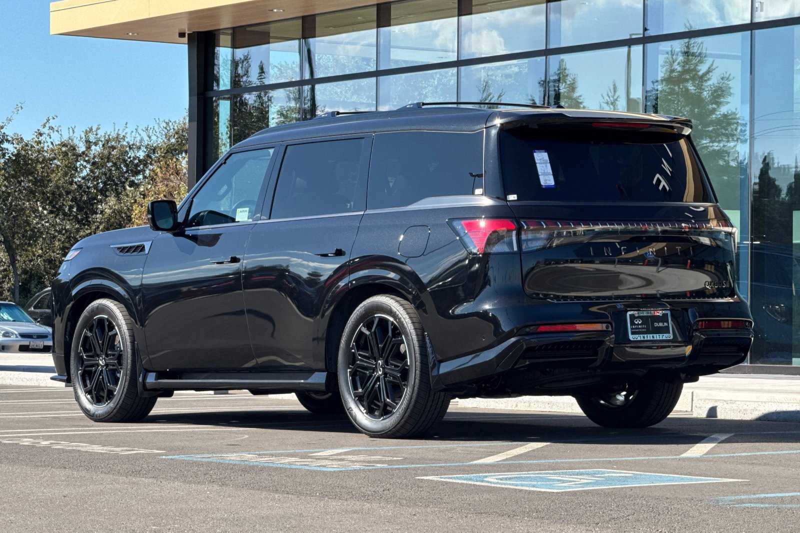 New 2026 INFINITI QX80 4WD w/ Sport Exterior Package image 3